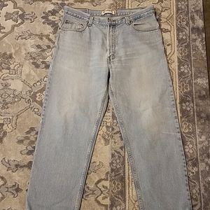 Vintage LEVI'S Relaxed Fit 550 jeans.
